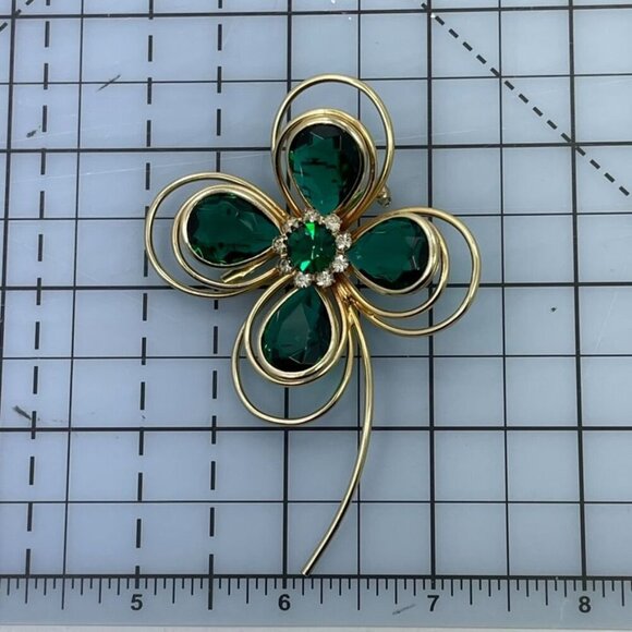 Gold Tone Shamrock Brooch Green Glass Rhinestones Clover Pin St. Patrick’s Day - Picture 4 of 5